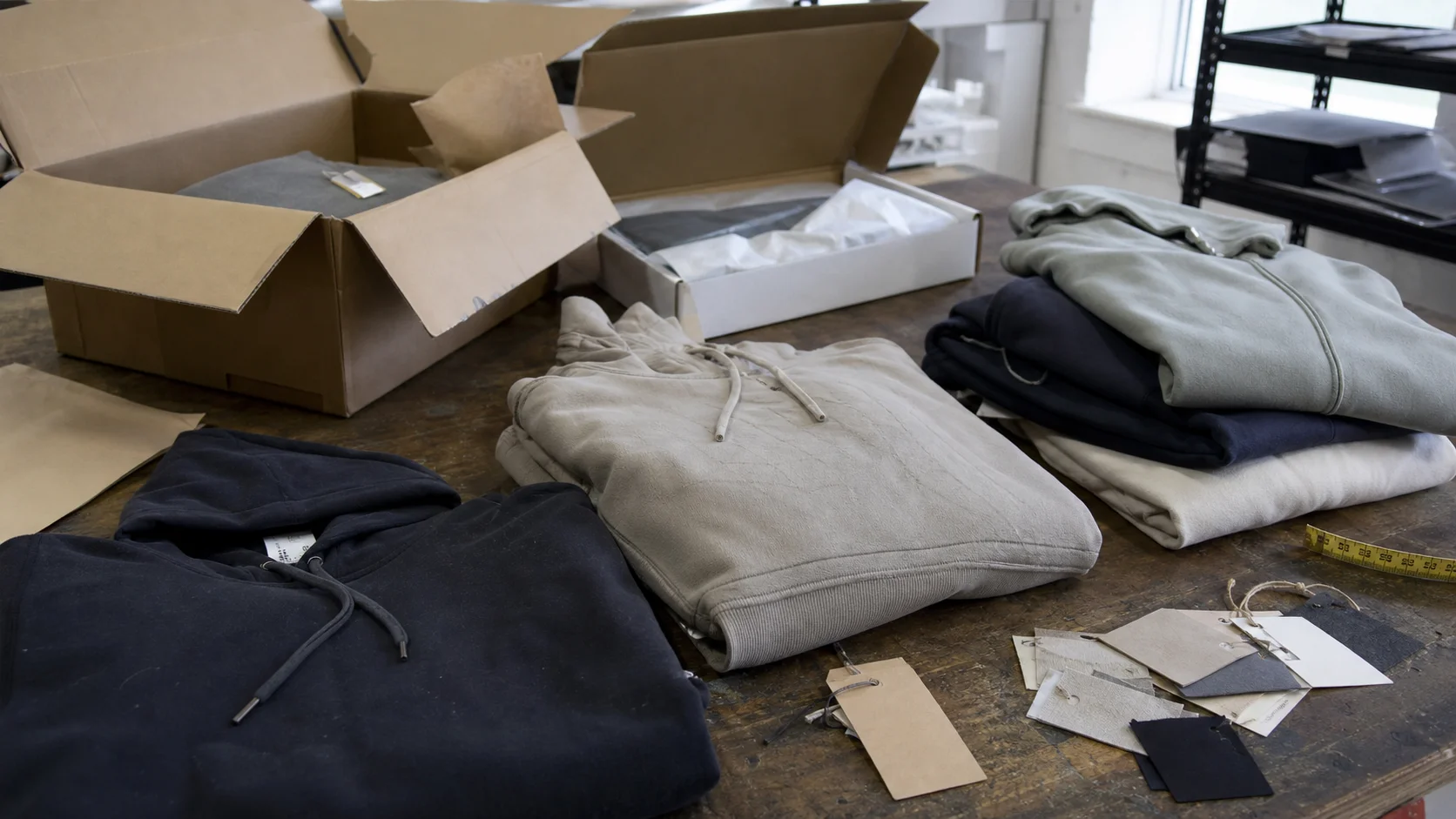 Custom Hoodie Carton Specs for Distributor Fulfillment