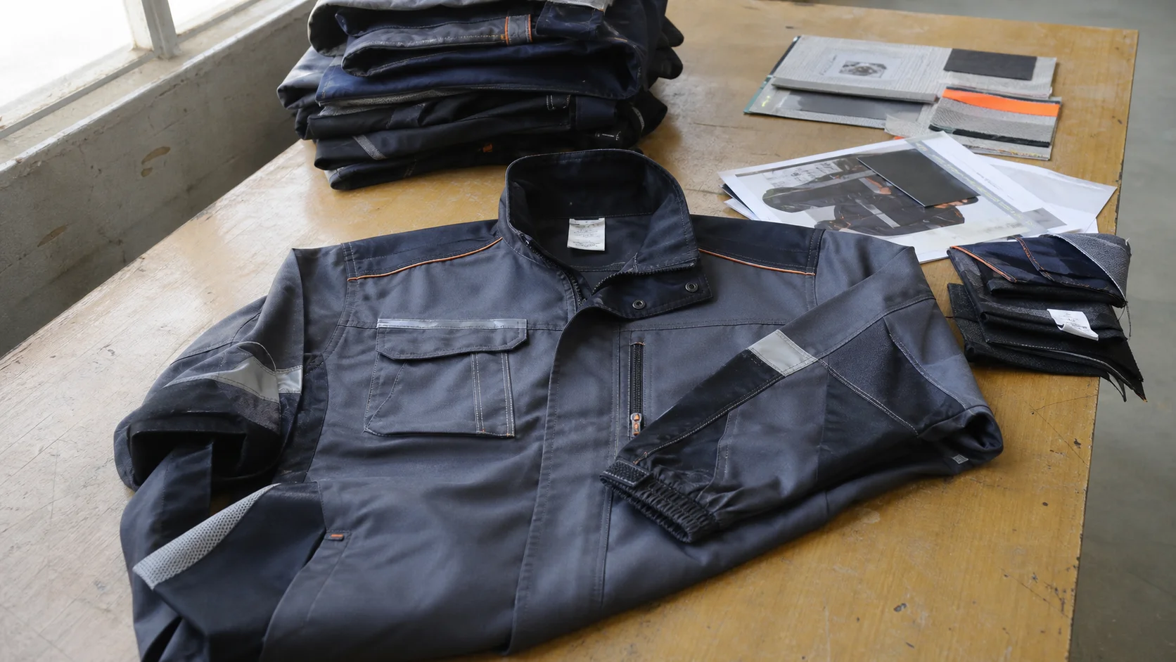 Custom Workwear Jackets for Warehouse Supervisors