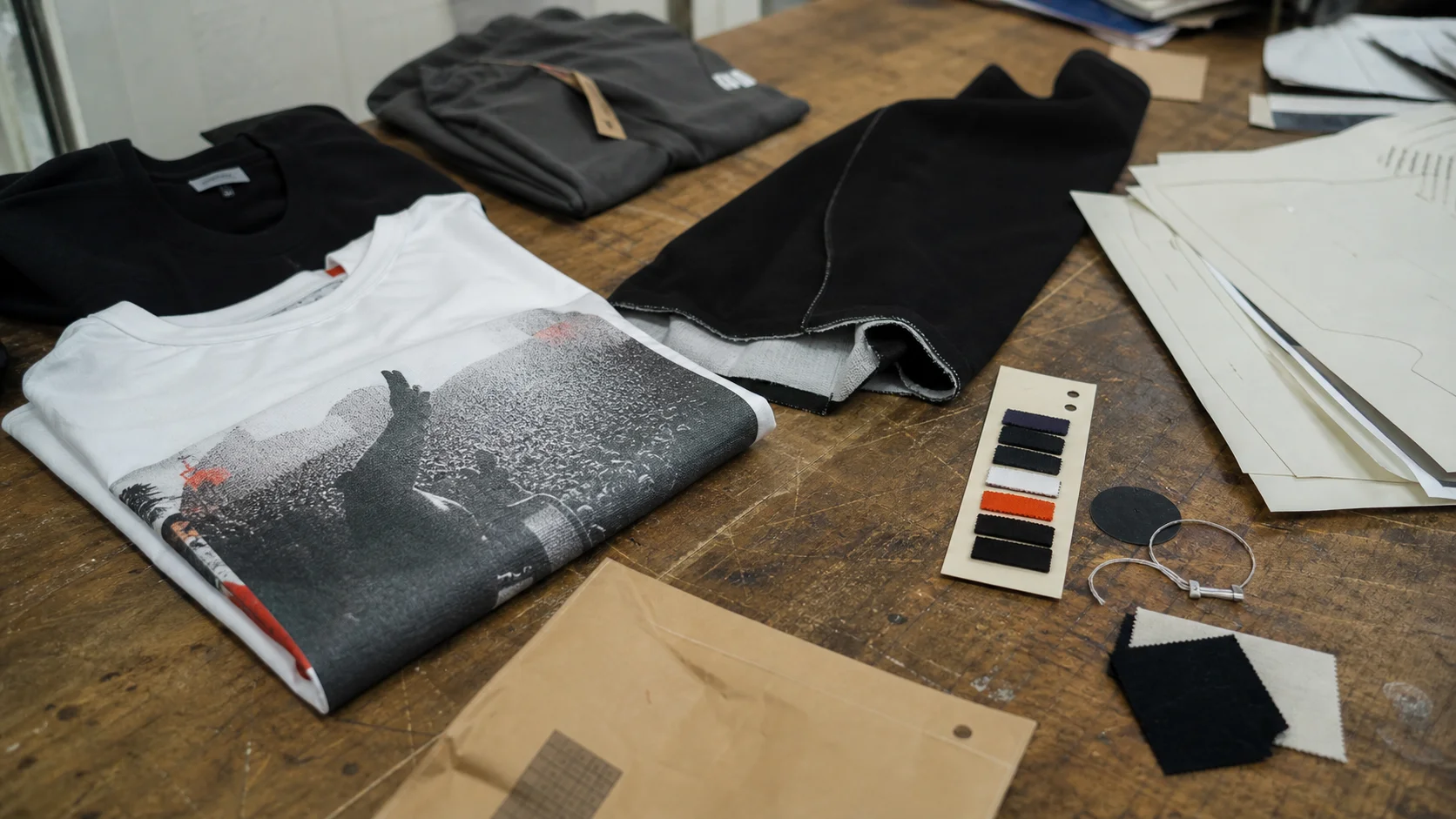 Event Merch Tech Packs to Cut Lead Time & MOQ