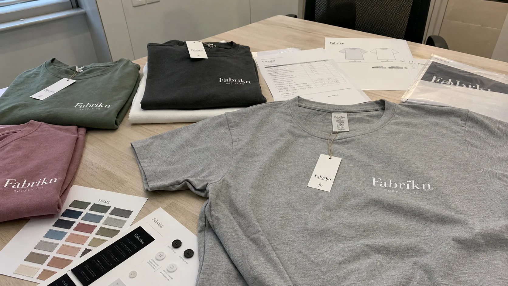 OEM Women's Heat Transfer Tees for Corporate Apparel