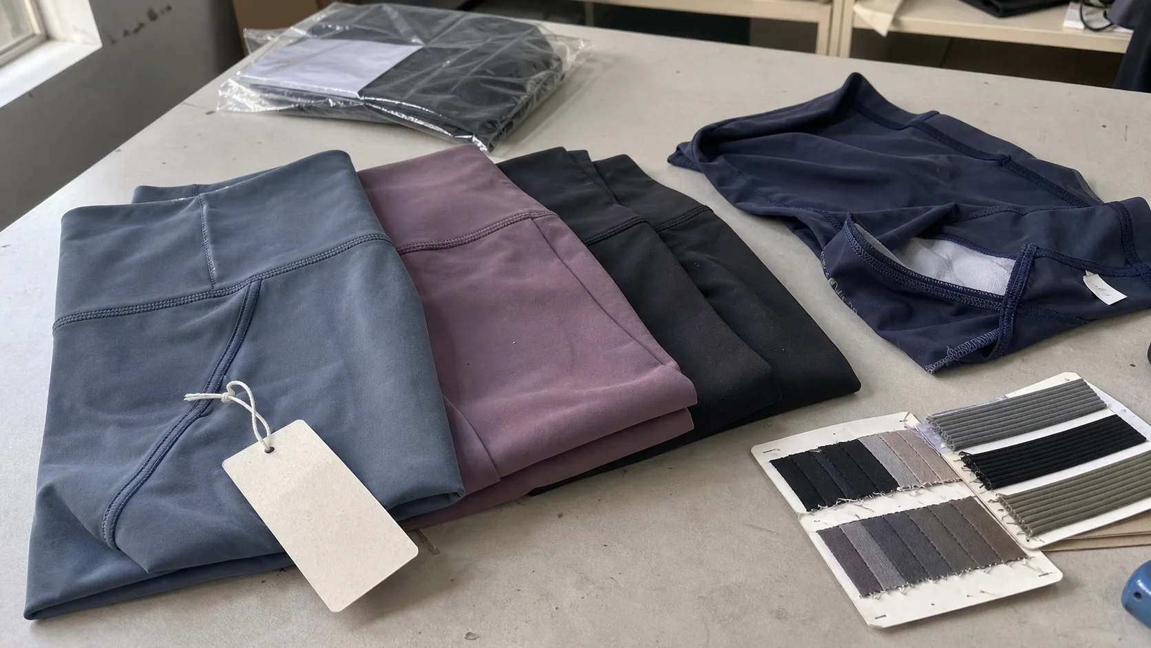 Performance Leggings MOQ for Startup Brands