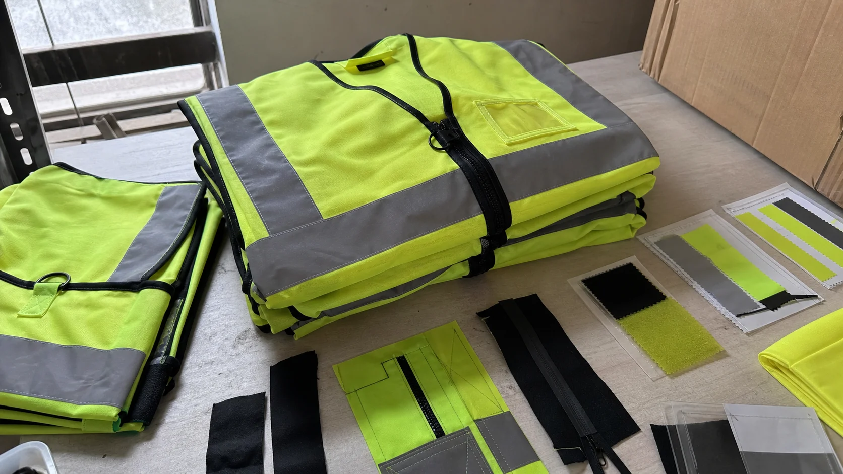 Private Label Safety Vests with MOQ for Logistics