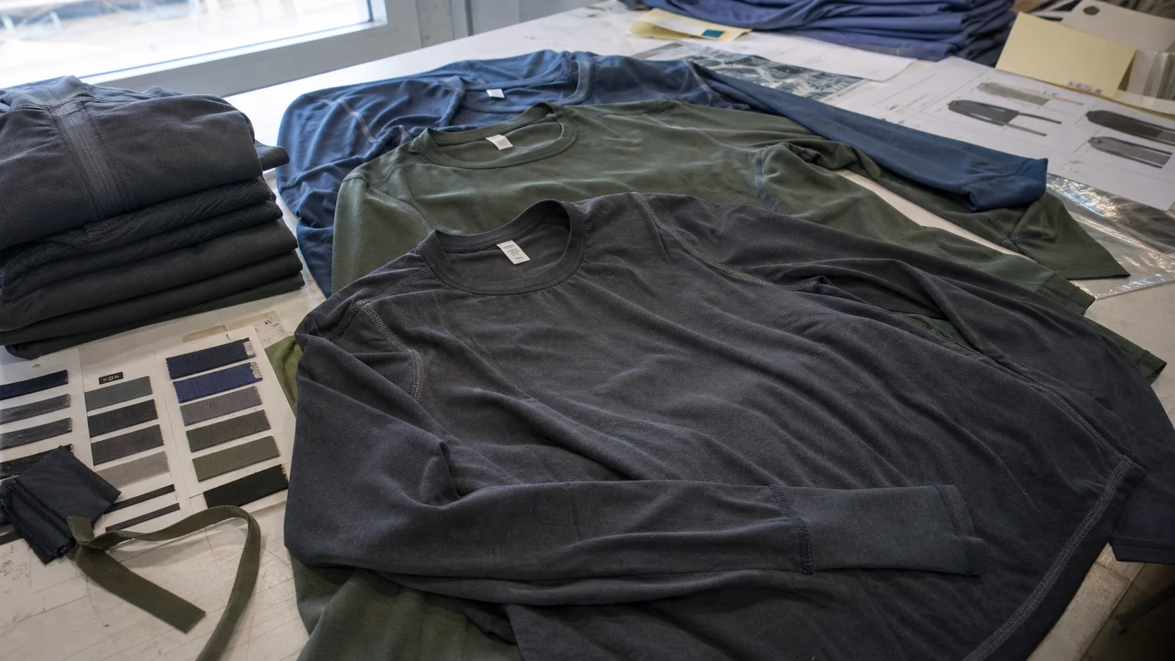 Wholesale Long-Sleeve Base Layers for Outdoor Teams